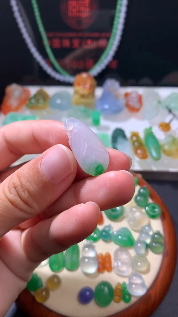 未镶嵌定制翡翠