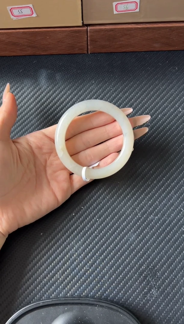 未镶嵌手镯和田玉黑山微色差手镯55mJL