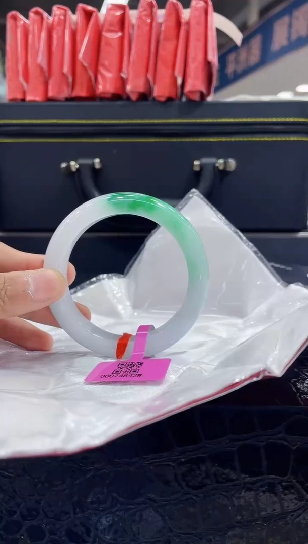 未镶嵌手镯翡翠3