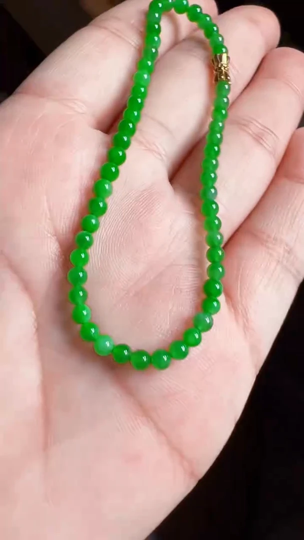 颈饰18K金镶嵌翡翠手串
