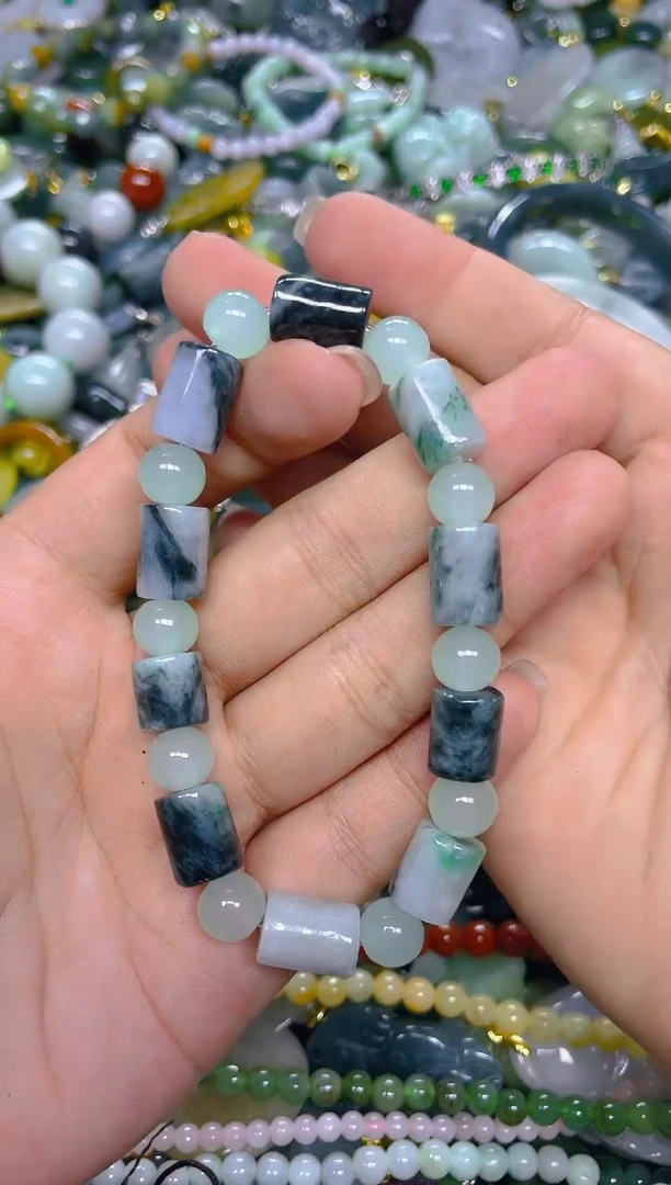 颈饰未镶嵌翡翠8MM/ S /翡翠A货，一件也是批发价