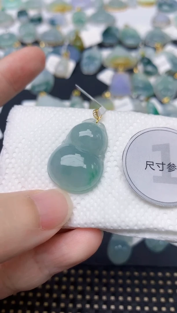 颈饰18K金镶嵌翡翠天然缅甸A货翡翠