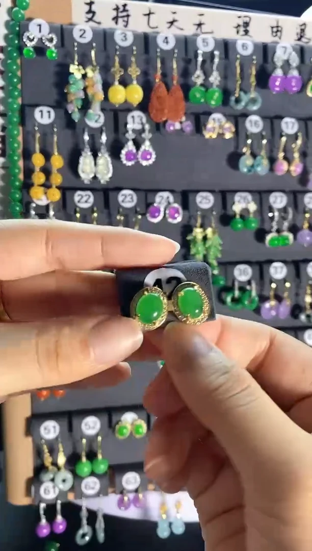 翡翠银S925镶嵌耳饰42....