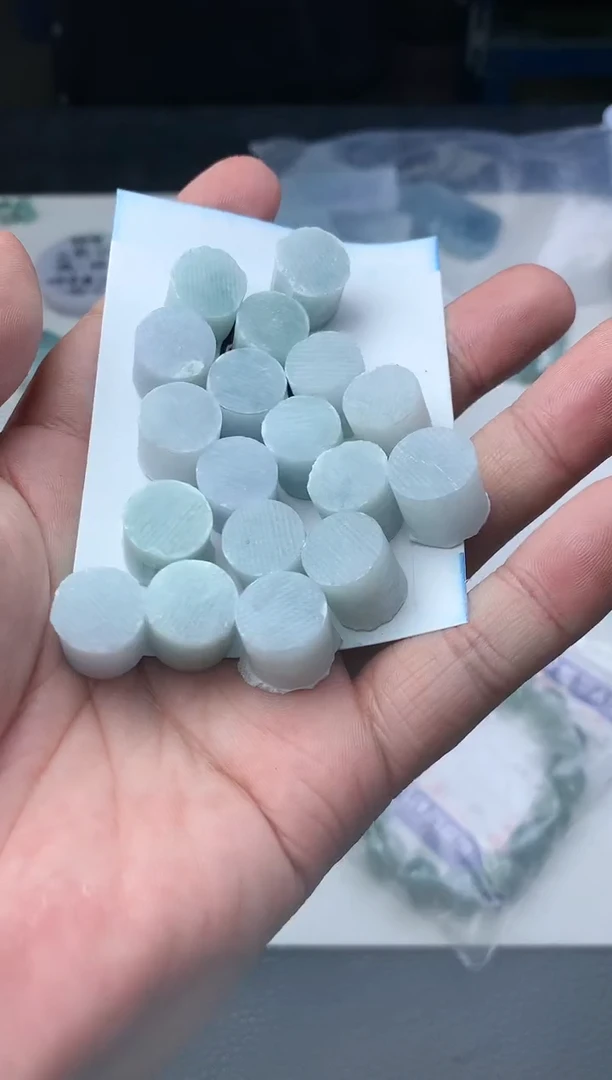 定制翡翠未镶嵌珠子12