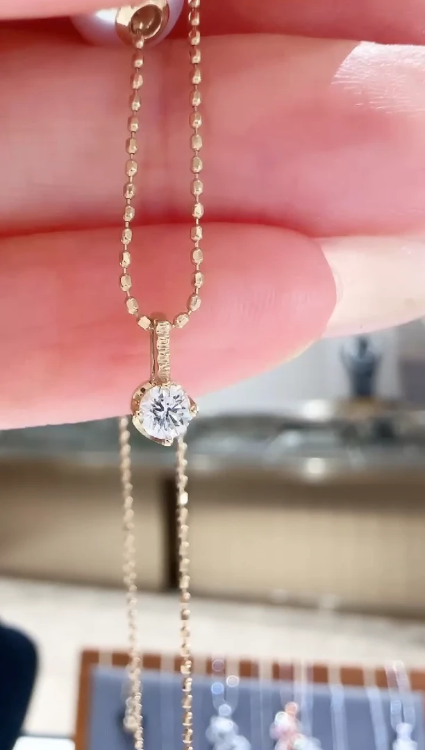 单吊坠18K金镶嵌钻石10分钻石单吊坠不含链