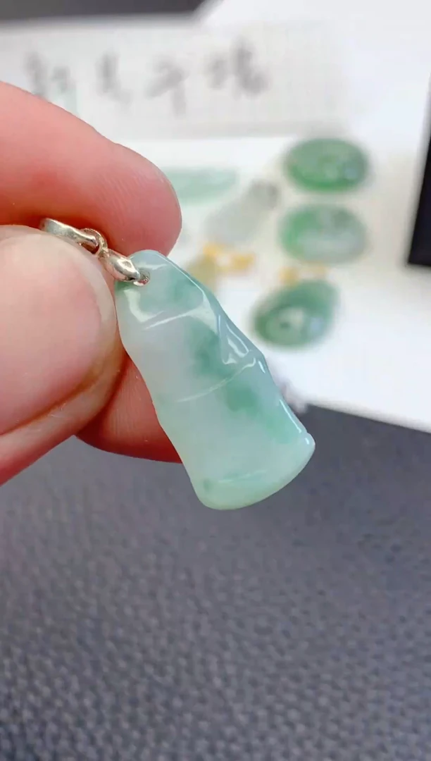 翡翠未镶嵌吊坠(不含链)吊坠