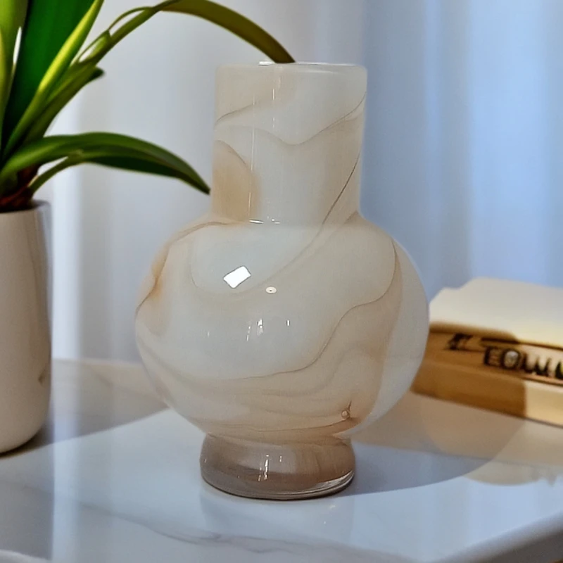 橙色不规则条纹花瓶