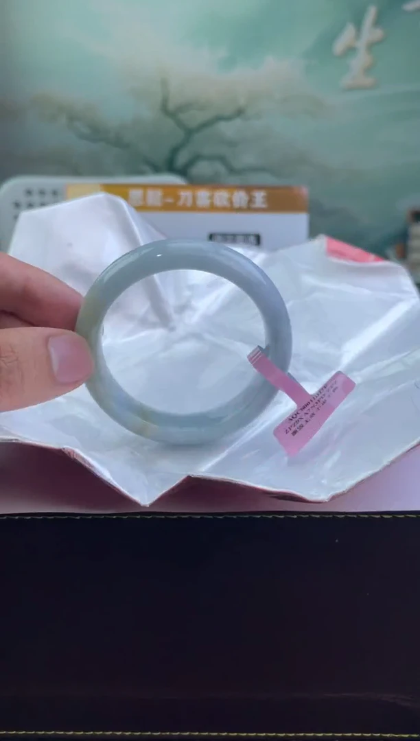翡翠手镯未镶嵌7翡翠手镯（微瑕）