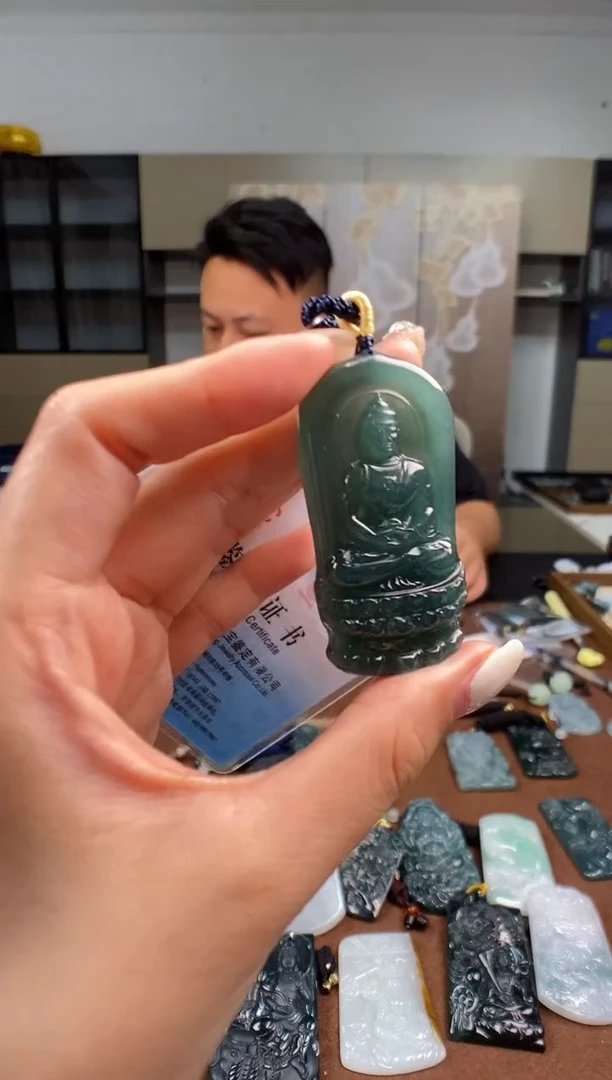 颈饰未镶嵌翡翠多样性发其一
