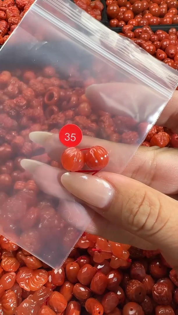 颈饰未镶嵌南红玛瑙1