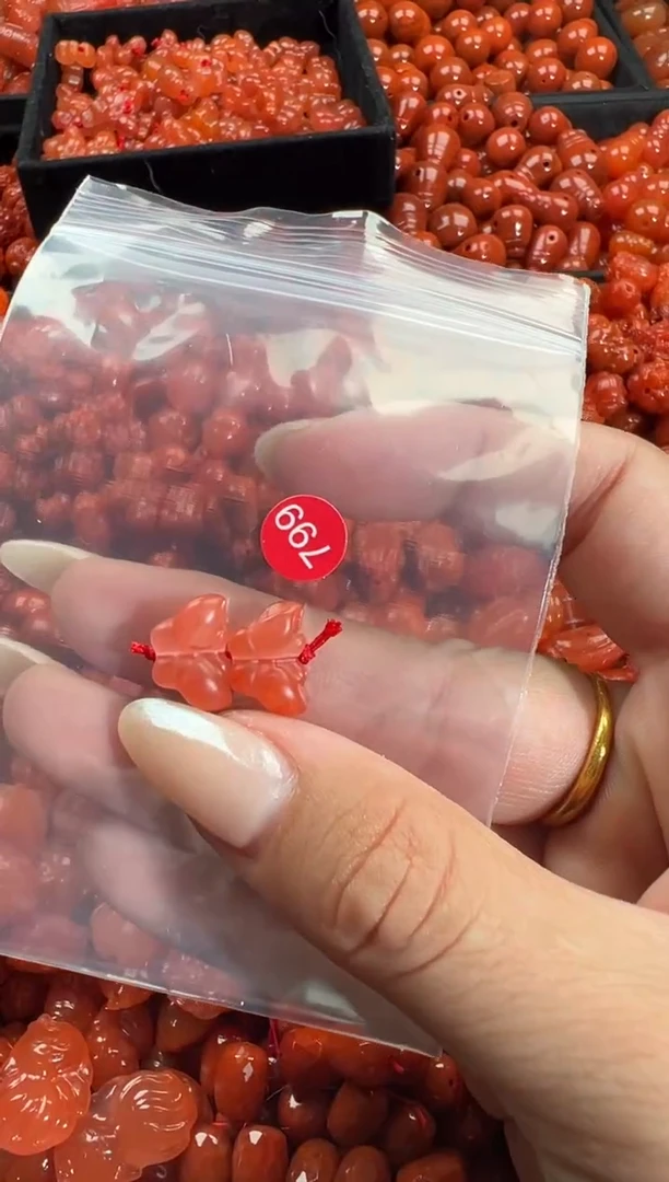 颈饰未镶嵌南红玛瑙1