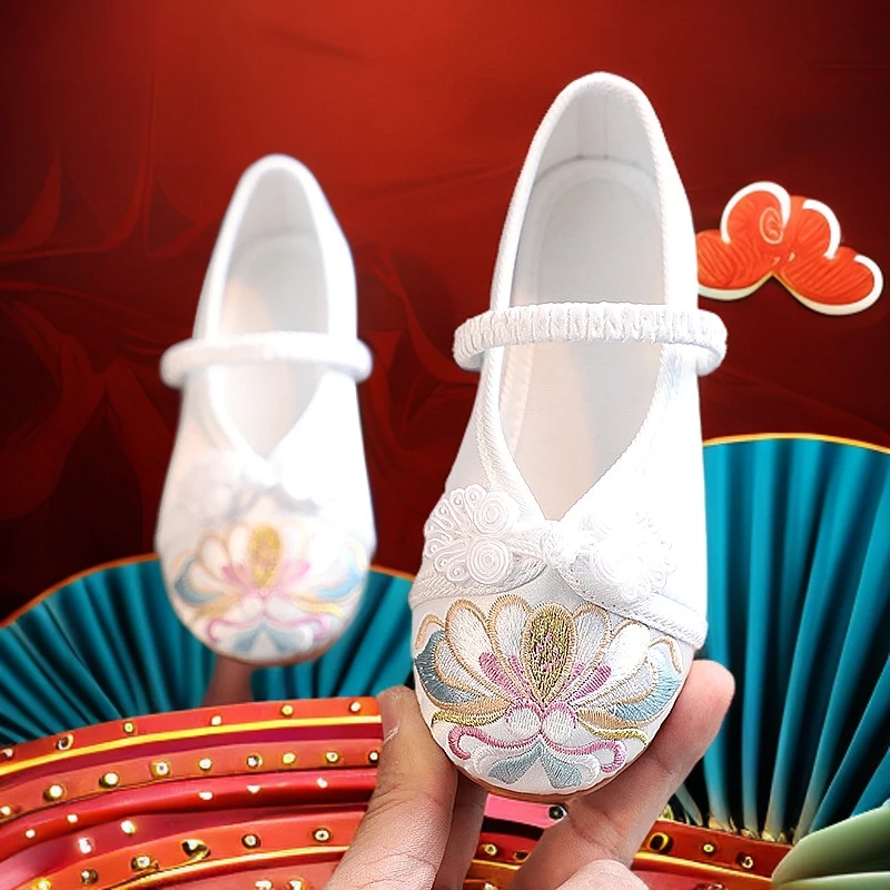 中国风儿童绣花鞋春季女童古装汉服鞋小学生演出鞋白色布童鞋百搭