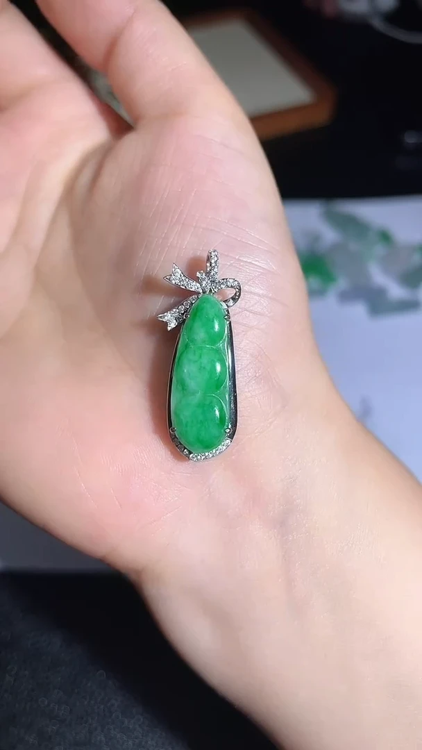 颈饰银S925镶嵌翡翠202555555