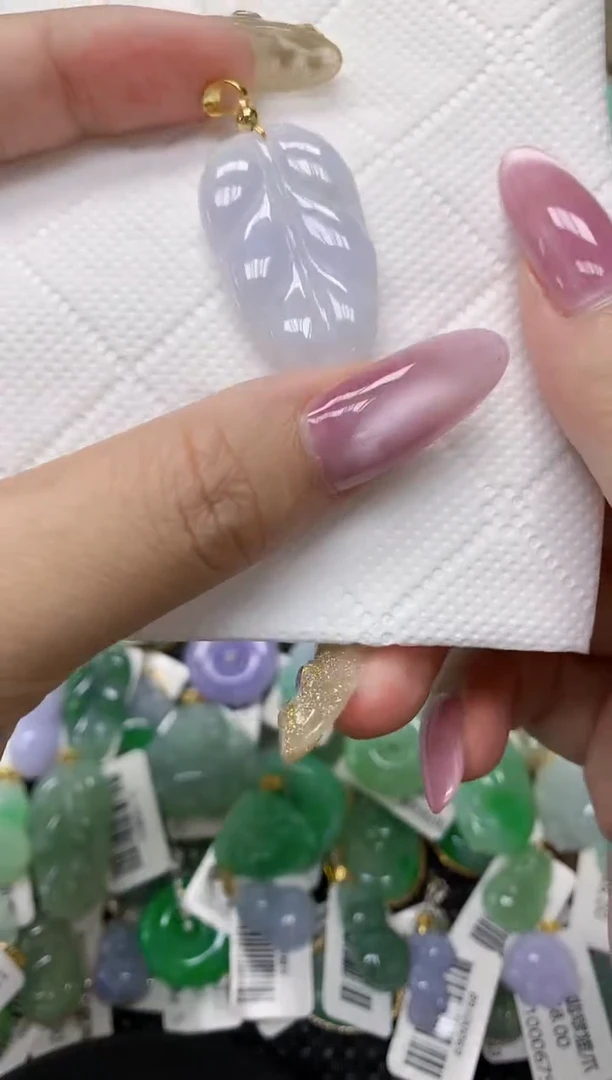 翡翠未镶嵌颈饰111111111