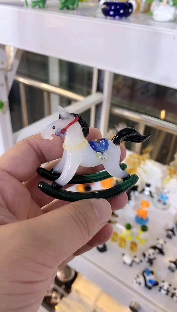 琉璃手工艺品摇摇马