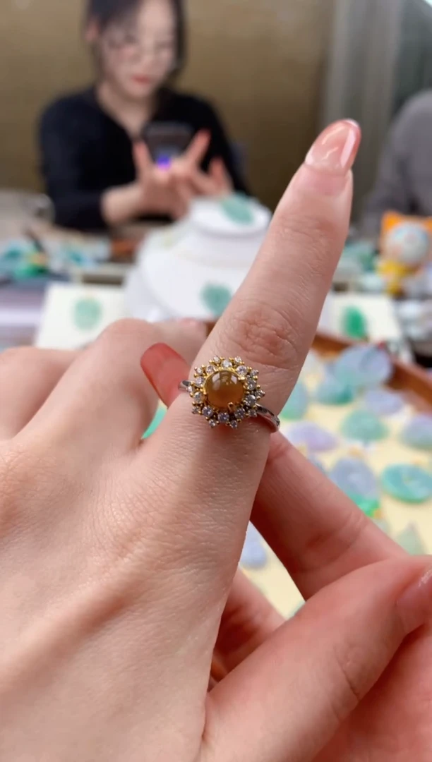 颈饰未镶嵌翡翠天然A货翡翠挂件