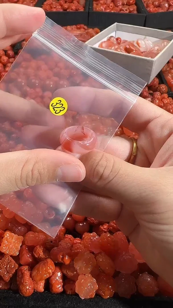 颈饰未镶嵌南红玛瑙1