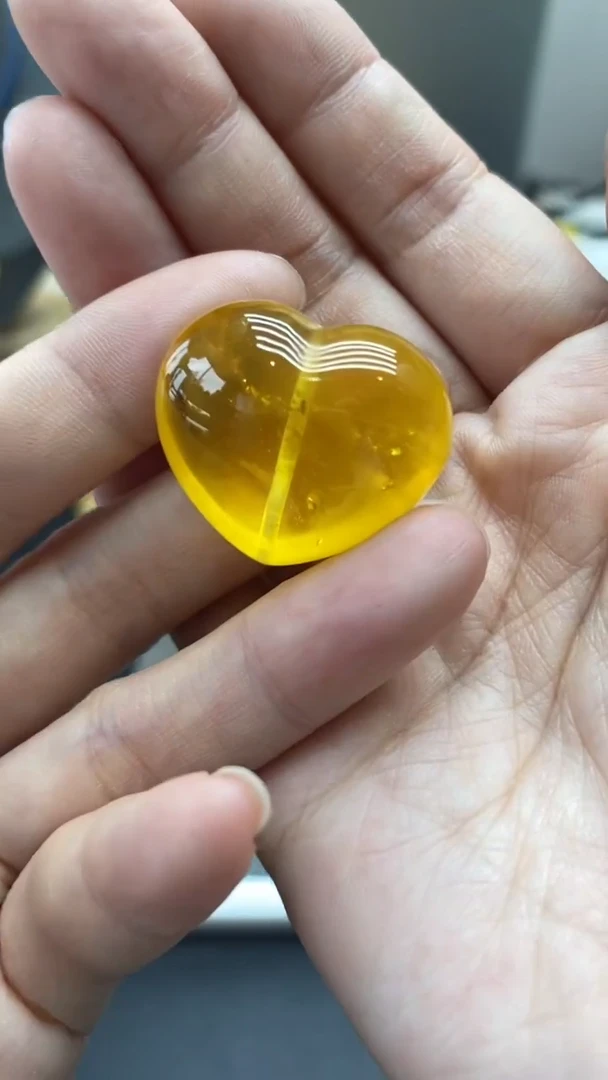 琥珀未镶嵌珠宝奇石160