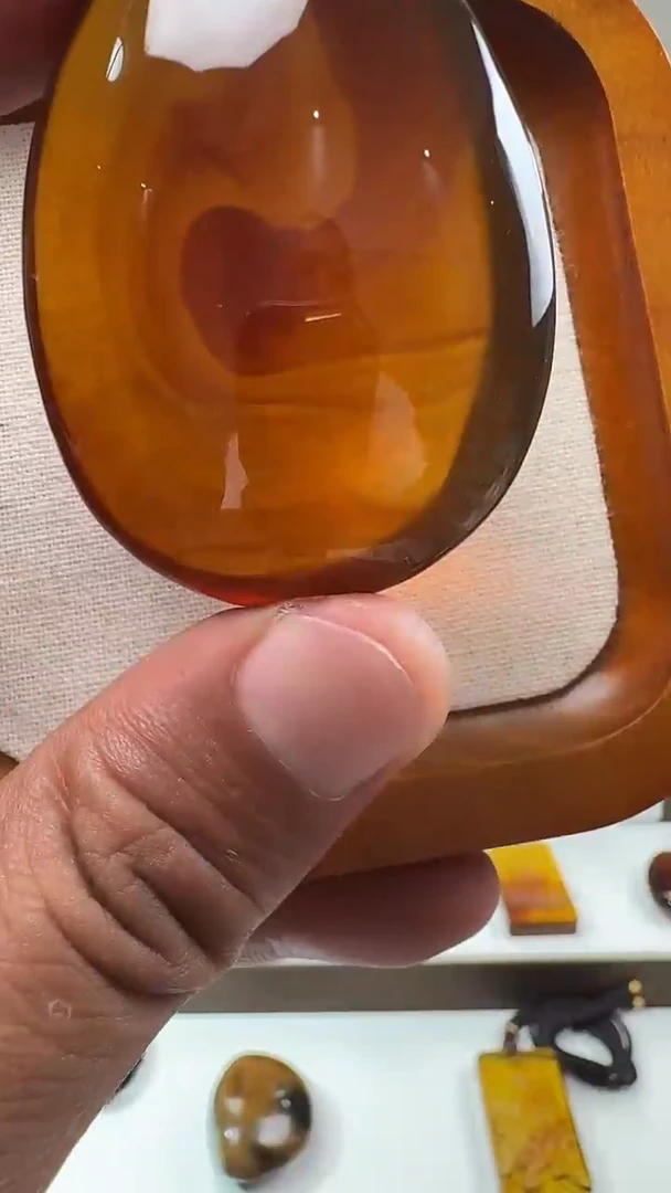 未镶嵌吊坠(不含链)琥珀意境水滴随形