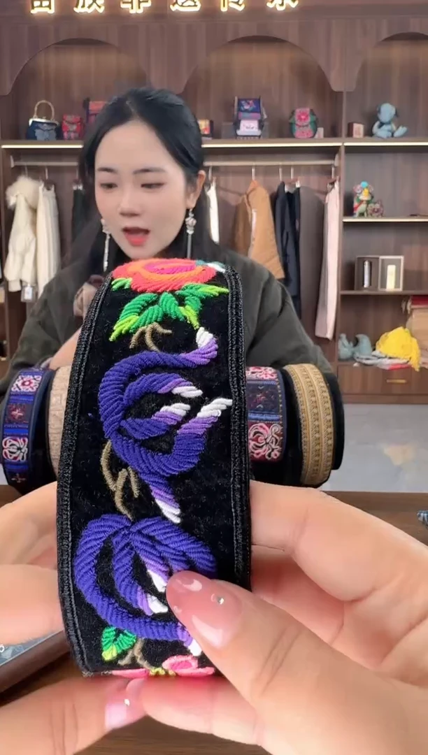 刺绣扶光苗绣传承L30