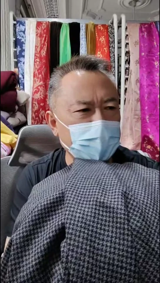 黑灰千鸟格中薄布料