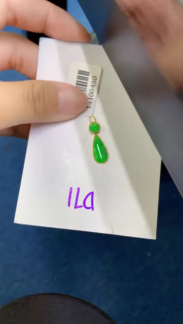翡翠18K金镶嵌颈饰0000000000