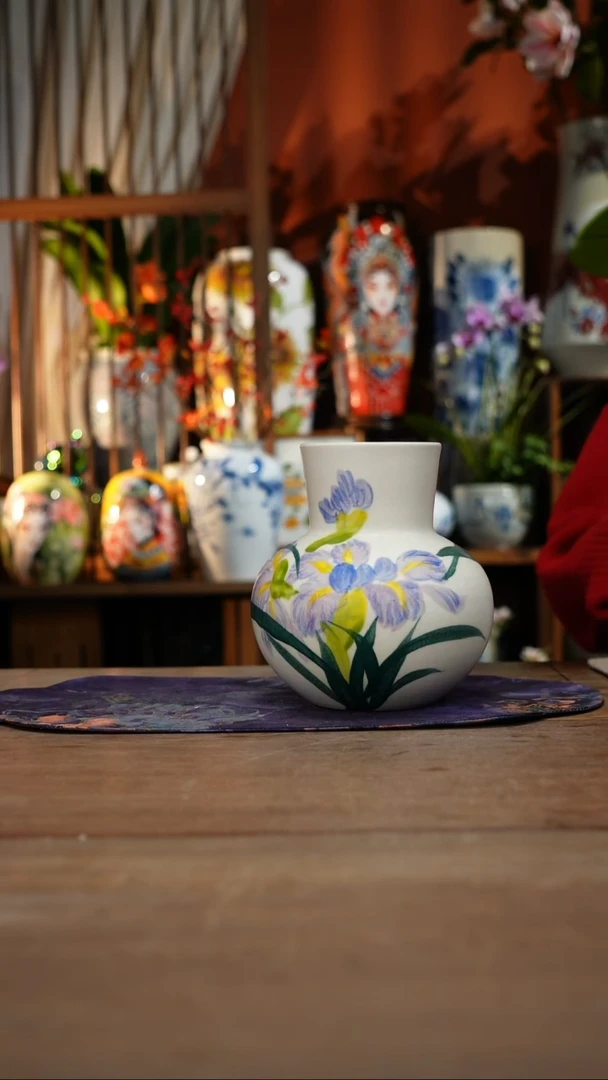 当代景德镇设计师釉下手绘陶瓷花瓶