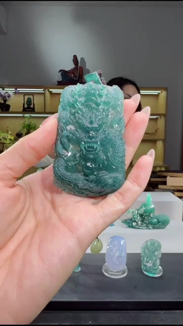 吊坠(不含链)未镶嵌翡翠龙牌