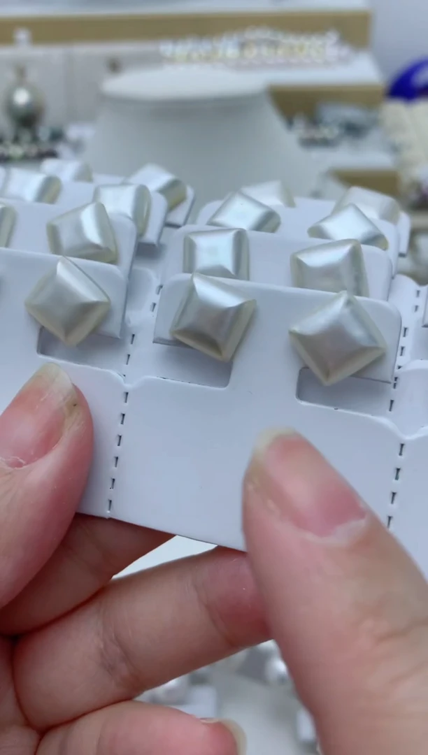 【闪购商品】拼合珍珠（马贝珠）耳饰银S925镶嵌e17 多样性发其一