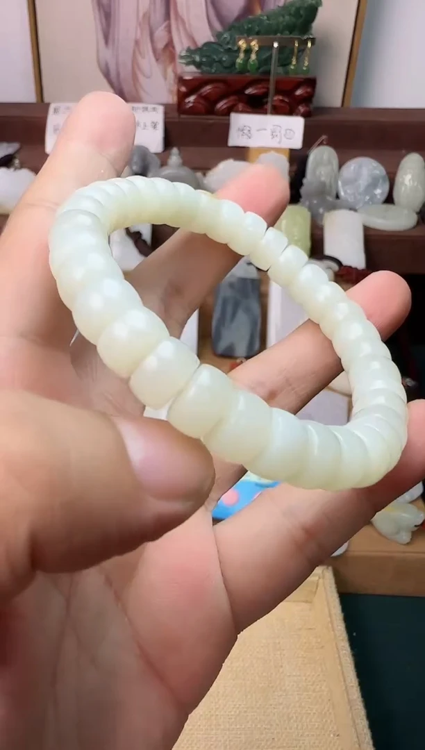 和田玉未镶嵌颈饰手串