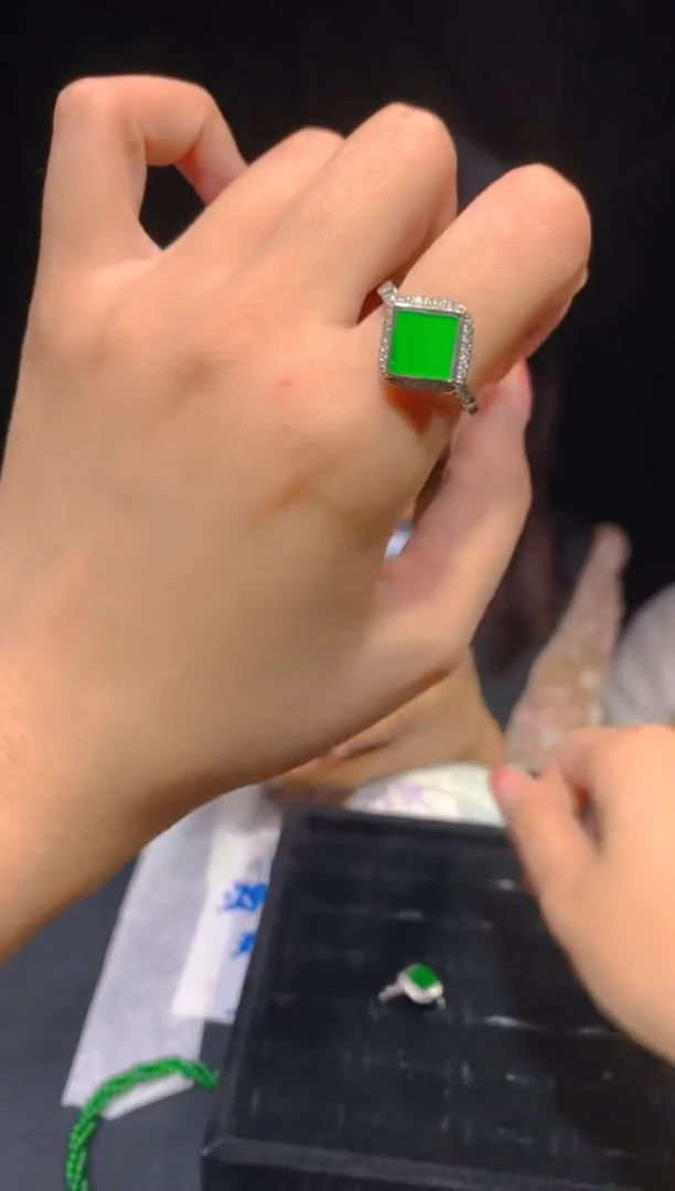 【闪购商品】定制翡翠未镶嵌136多样性发货（发其一）