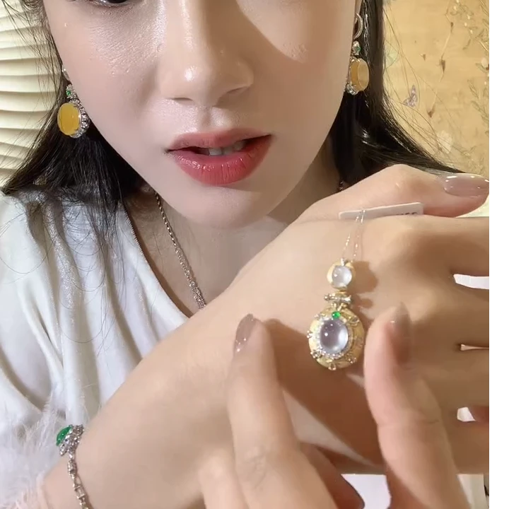 翡翠吊坠(不含链)18K金镶嵌C71