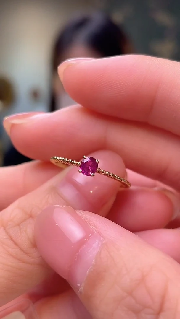 18K金镶嵌戒指红宝石主石：0.28ct