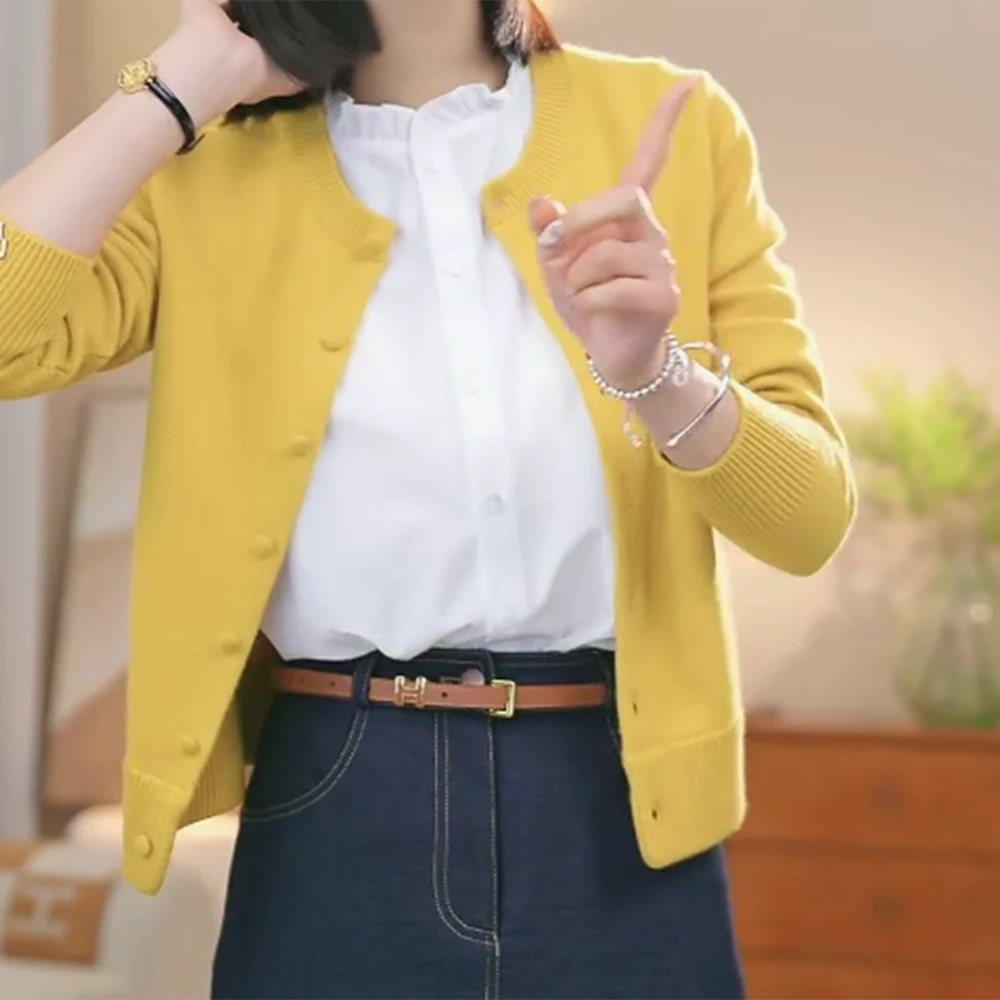 【幸运】2025早春新款上新限定色系艺术设计感简约包扣针织开衫女