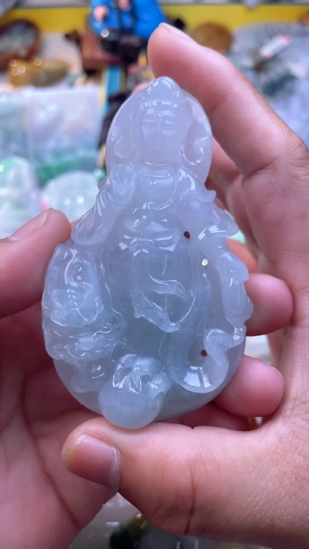 翡翠未镶嵌颈饰观音