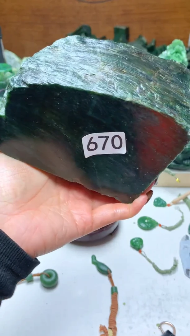 未镶嵌和田玉摆件1