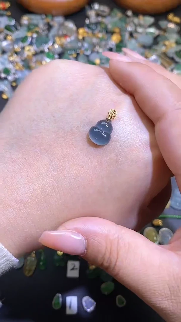 【闪购商品】翡翠吊坠(不含链)18K金镶嵌1