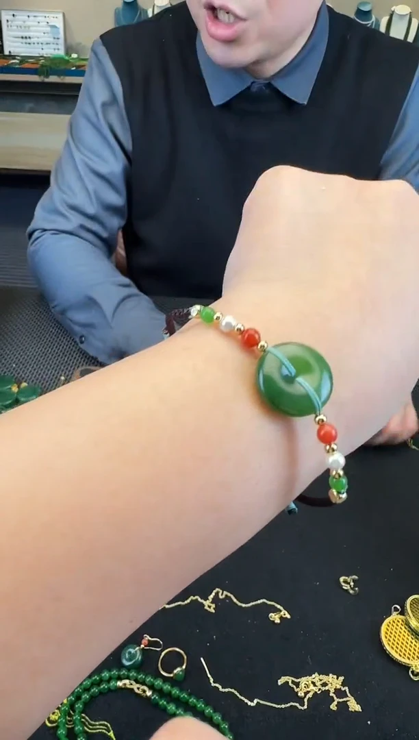 未镶嵌手链和田玉平安扣