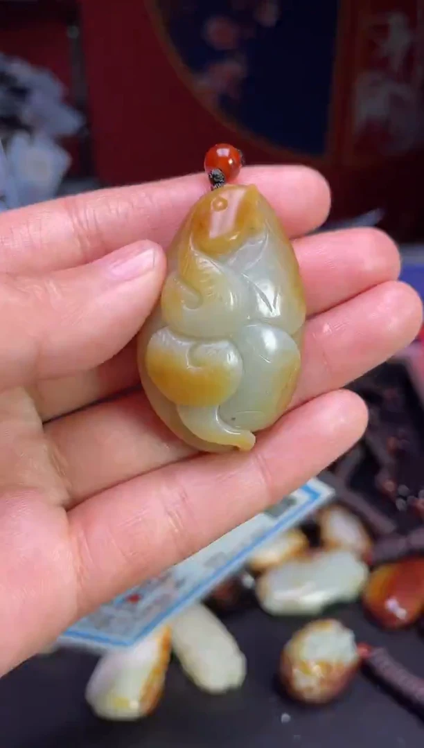 颈饰未镶嵌和田玉1