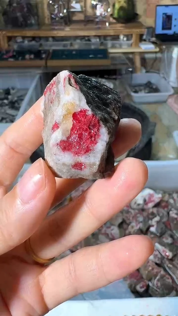 天然辰砂39克天然朱砂原石