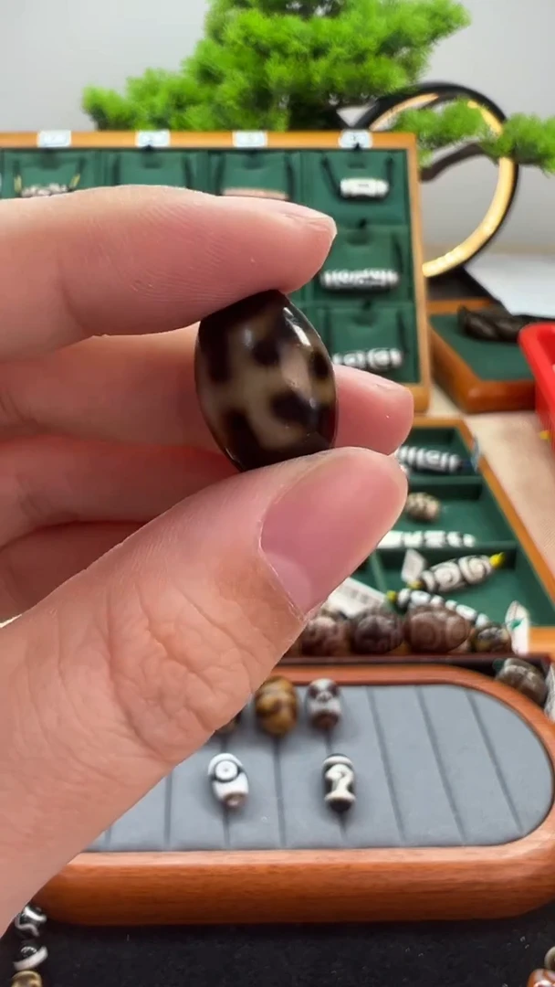 玛瑙/玉髓（覆膜）颈饰未镶嵌50.（微瑕随机发货）1