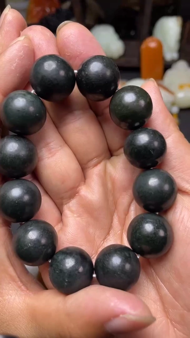 未镶嵌和田玉珠宝奇石新****饮和田玉