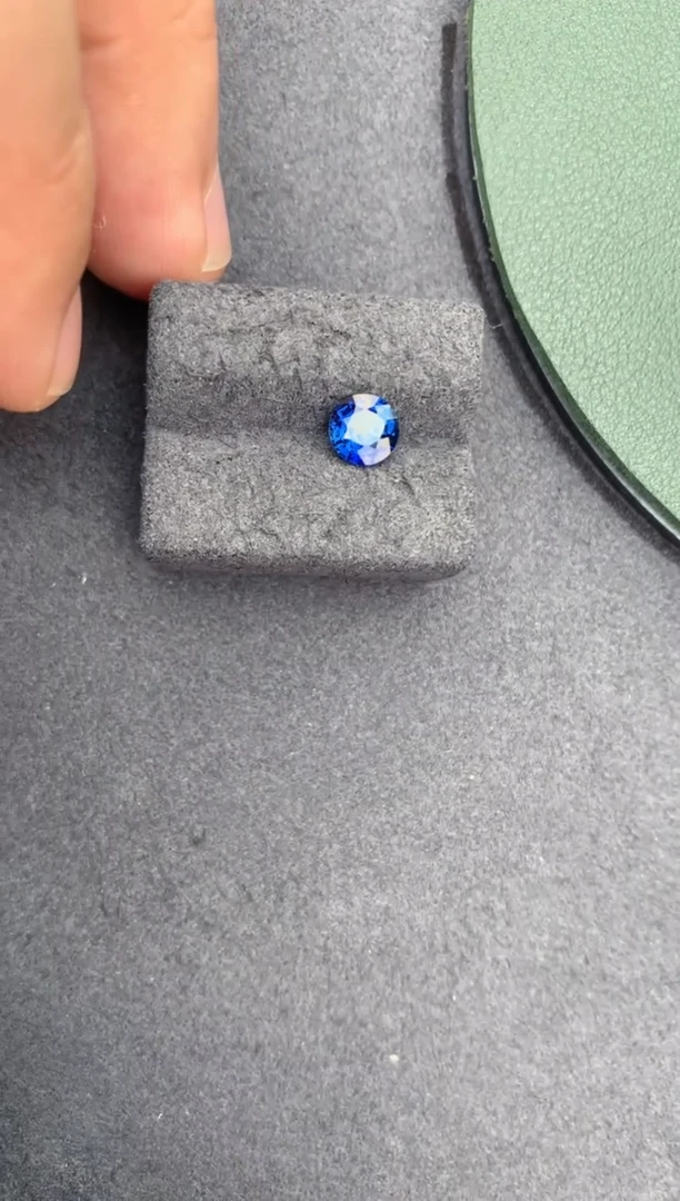 蓝宝石裸石未镶嵌1.1ct皇家蓝
