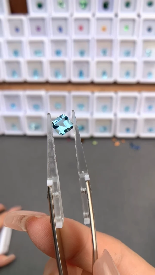 未镶嵌裸石定制海蓝宝石1.09ct 03089圣玛
