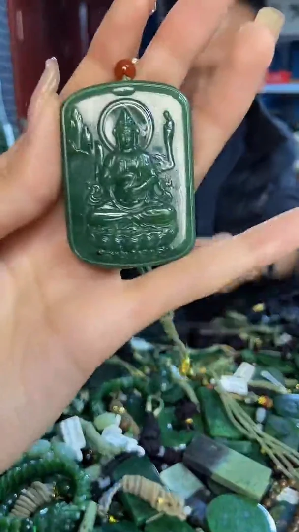未镶嵌和田玉挂件1