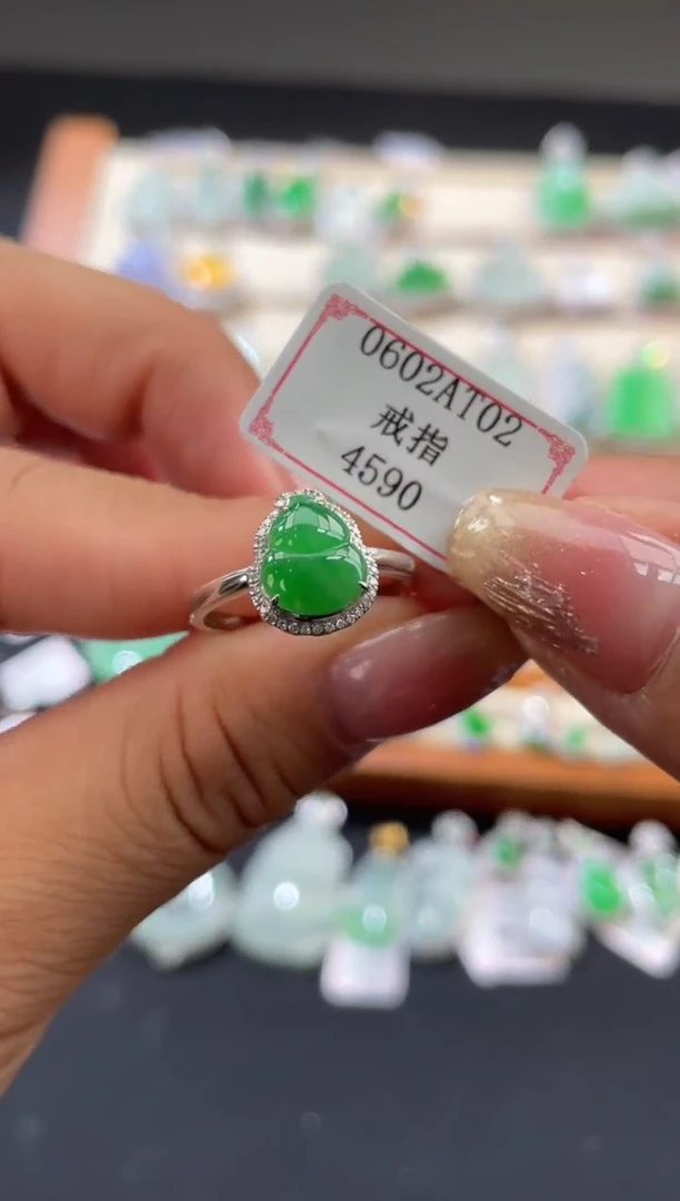 翡翠戒指18K金镶嵌0602AT02