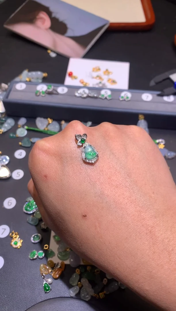 【闪购商品】翡翠吊坠(不含链)银S925镶嵌1