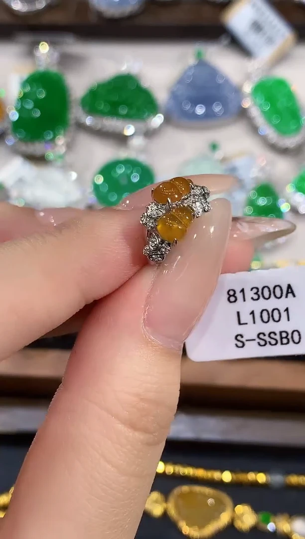 18K金镶嵌翡翠耳饰L1001多样性发其一