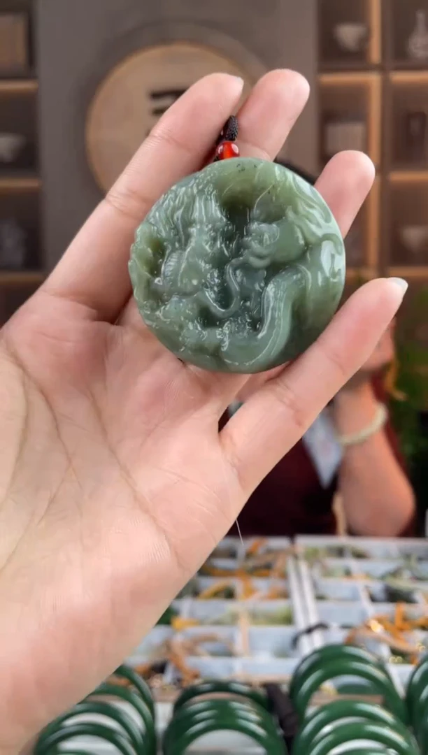 颈饰未镶嵌和田玉拍一发一，拍一发一