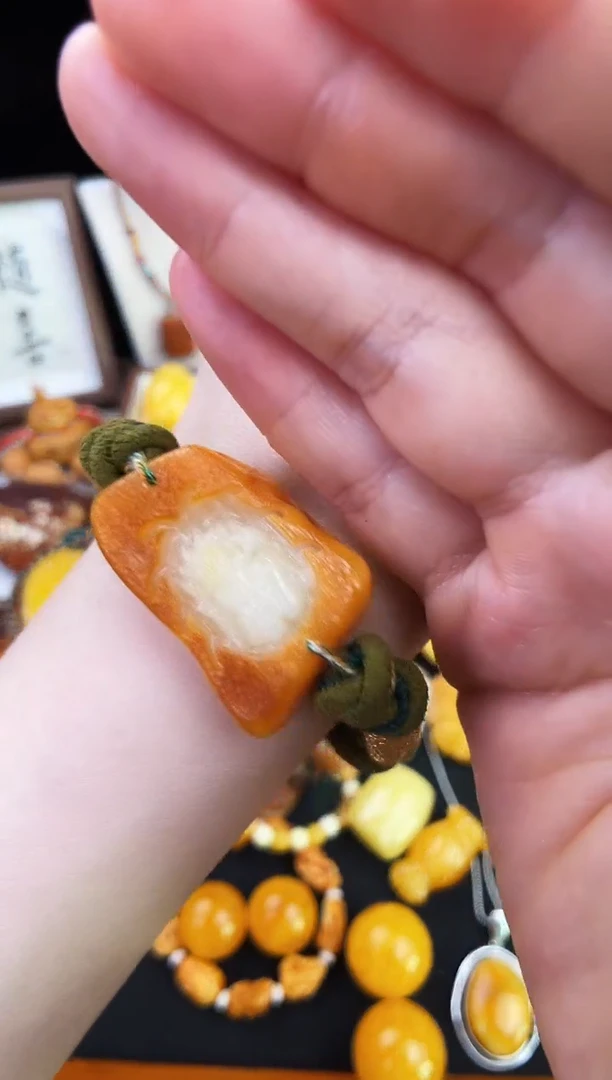 琥珀未镶嵌珠宝奇石柒月